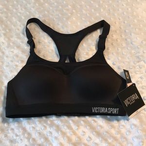 Victoria’s Secret black cross back sports bra, 32b